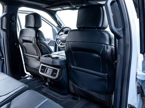 Used 2025 Ford F350 Platinum image 31