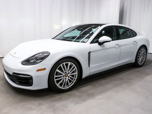 Used 2023 Porsche Panamera 4 Platinum Edition AWD/4WD image 3