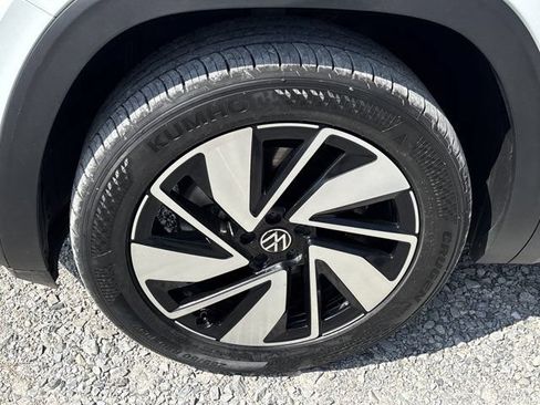 Used 2024 Volkswagen Atlas SEL AWD/4WD image 14