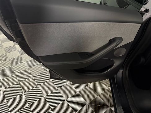 Used 2026 Tesla Model Y 2WD image 21