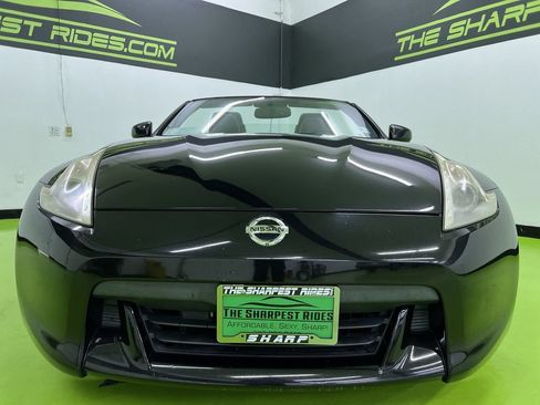 Used 2012 Nissan 370Z Touring RWD image 3
