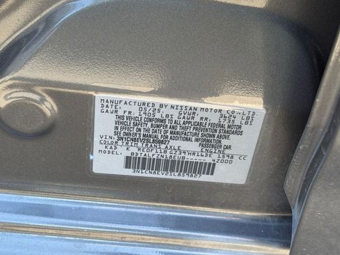 Used 2025 Nissan Versa SV image 27