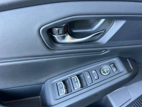 Used 2023 Honda Accord EX image 11
