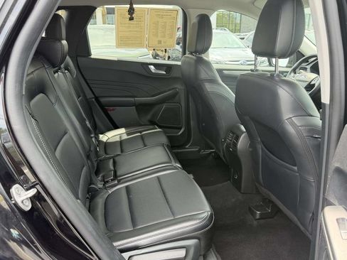Used 2022 Ford Escape Titanium AWD/4WD image 13