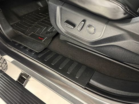 Used 2019 Ford F250 Lariat w/ Lariat Ultimate Package AWD/4WD image 52