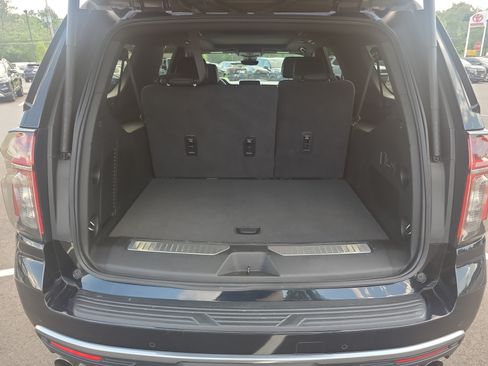 Used 2024 Chevrolet Suburban High Country AWD/4WD image 31