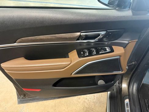 Used 2021 Kia Telluride SX w/ SX Prestige Package image 5