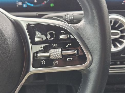 Certified 2021 Mercedes-Benz GLA 250 image 28