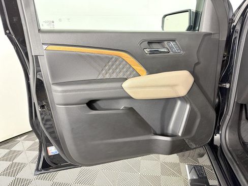 Used 2024 GMC Canyon Denali AWD/4WD image 8