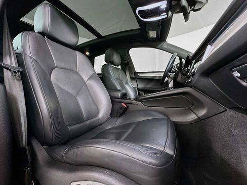 Certified 2021 Porsche Macan S image 29