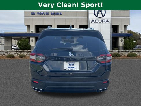 Used 2025 Honda Pilot Sport image 6