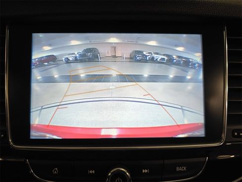 Used 2018 Buick Encore Essence image 25