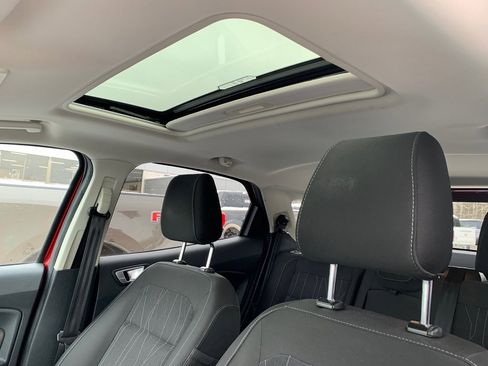 Used 2018 Ford EcoSport SE image 5