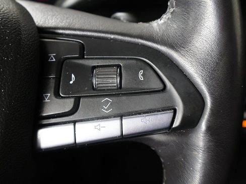 Used 2024 Cadillac XT4 Premium Luxury image 32