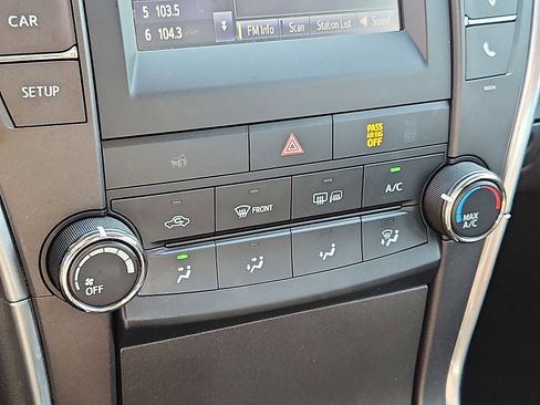 Used 2017 Toyota Camry LE FWD image 21