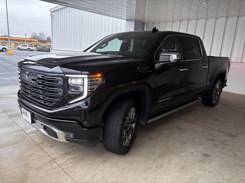 Used 2024 GMC Sierra 1500 Denali Ultimate image 3