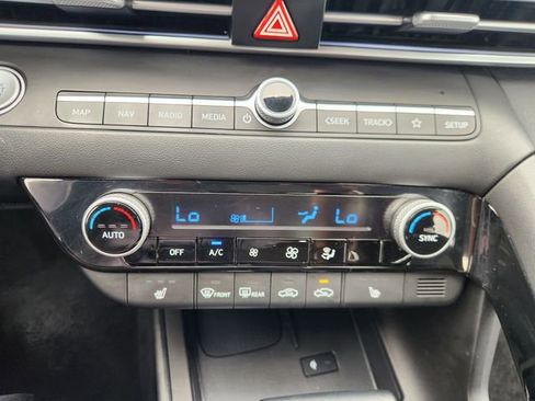 Used 2025 Hyundai Elantra SEL FWD image 18