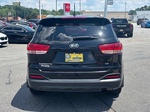 Used 2018 Kia Sorento LX AWD/4WD image 25