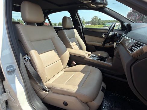 Used 2010 Mercedes-Benz E 350 Sedan image 12