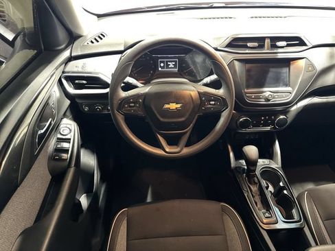 Used 2022 Chevrolet TrailBlazer LT w/ LPO, Blackout Package FWD image 14