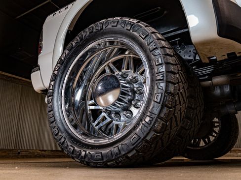 Used 2015 Ford F350 Platinum image 11