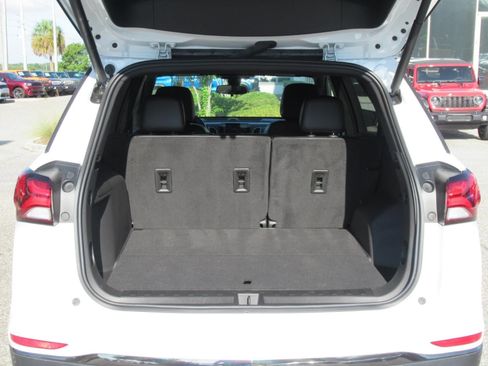 Used 2023 Chevrolet Equinox RS AWD/4WD image 35