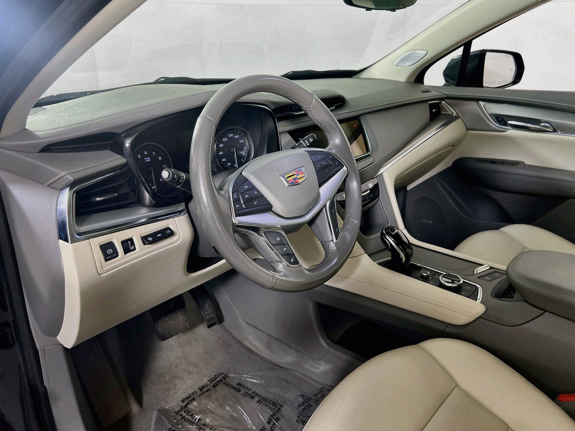 Used 2021 Cadillac XT5 Premium Luxury AWD/4WD image 9
