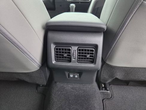 Used 2025 Toyota Camry SE image 18