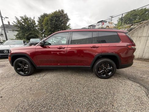 Used 2023 Jeep Grand Cherokee L Limited w/ Luxury Tech Group II AWD/4WD image 3