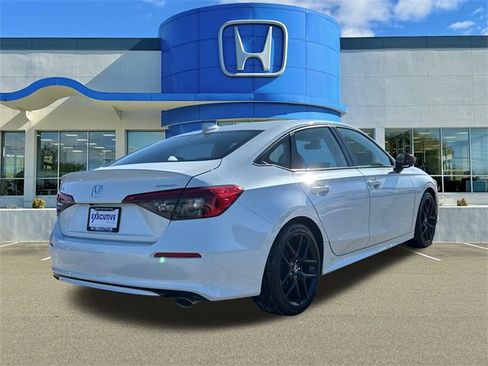 Used 2022 Honda Civic Sport image 2