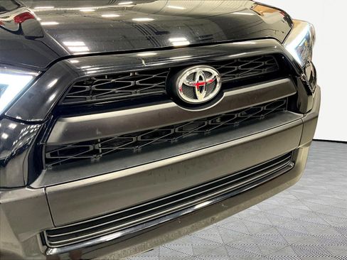 Used 2014 Toyota 4Runner Limited AWD/4WD image 33