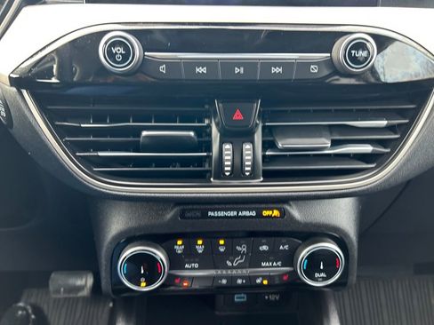 Used 2022 Ford Escape SEL image 27