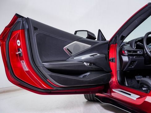 Used 2025 Chevrolet Corvette Stingray Preferred Cpe w/ Battery Protection Package image 29