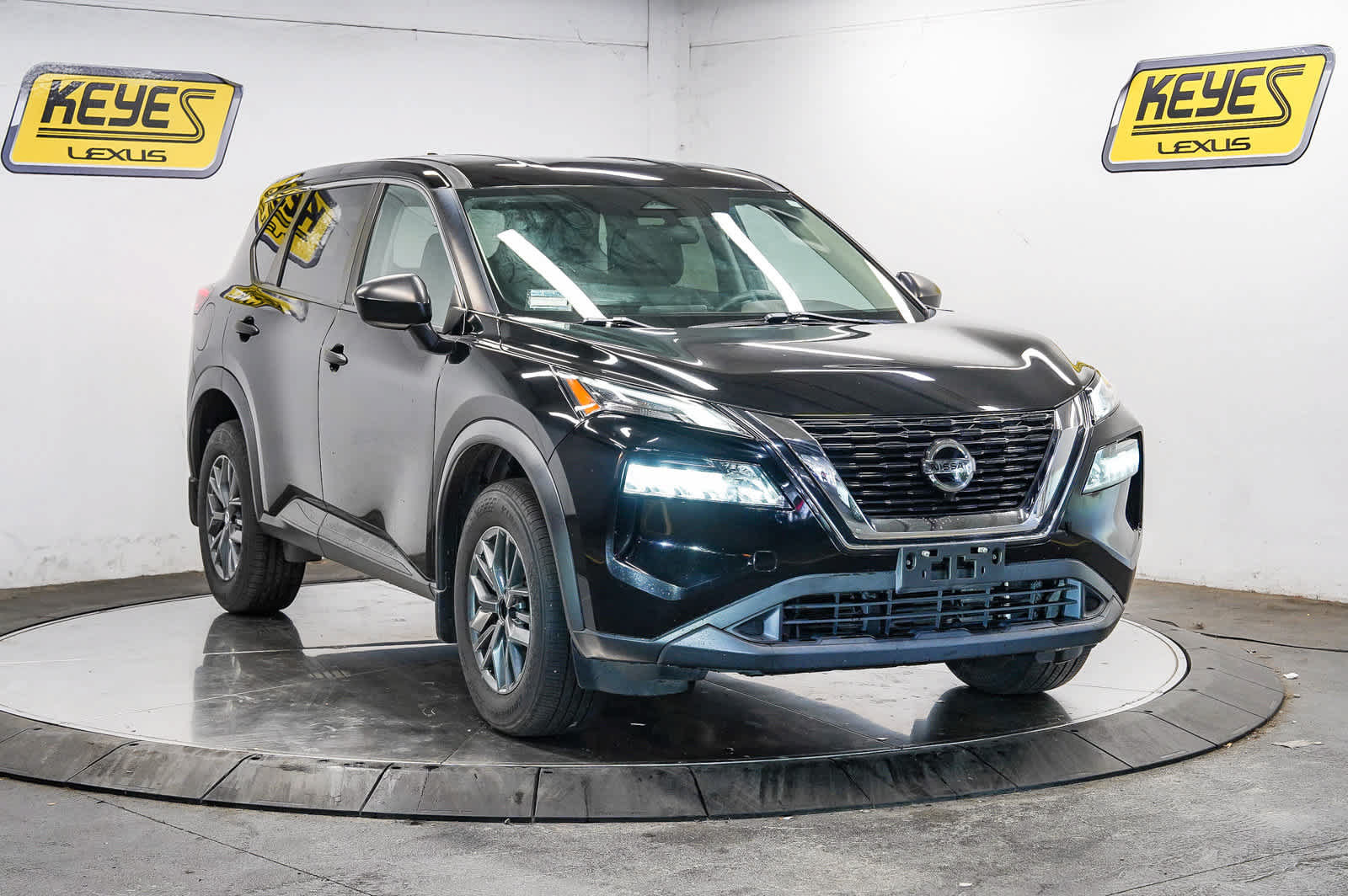 Used 2021 Nissan Rogue S FWD image 5
