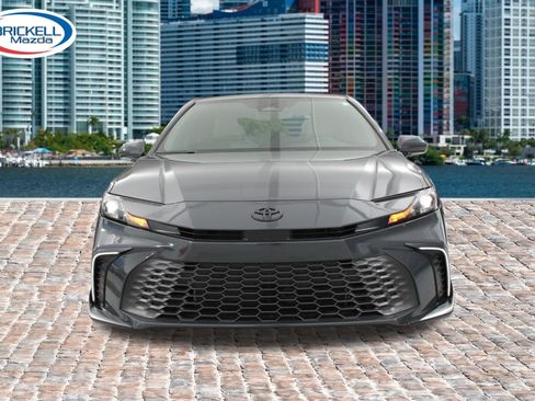 Used 2025 Toyota Camry SE FWD image 2