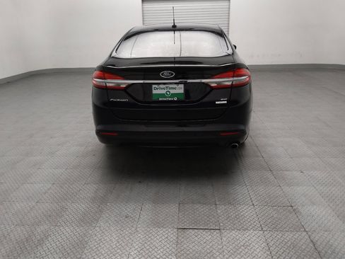 Used 2018 Ford Fusion SE w/ Fusion SE Technology Package FWD image 7