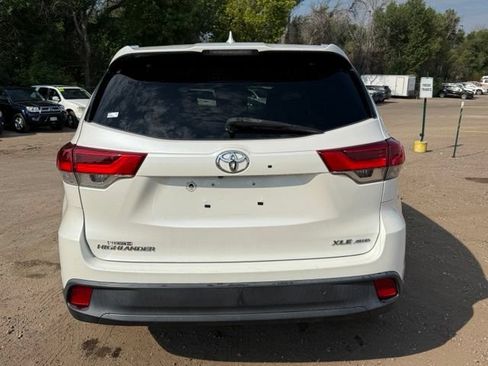 Used 2018 Toyota Highlander XLE AWD/4WD image 5