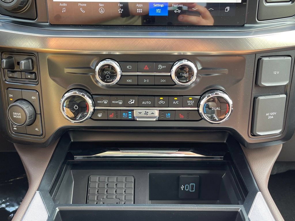 New 2026 Ford F250 King Ranch w/ Chrome Package AWD/4WD image 16