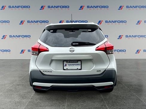 Used 2019 Nissan Kicks SR w/ SR Premium Package FWD image 4