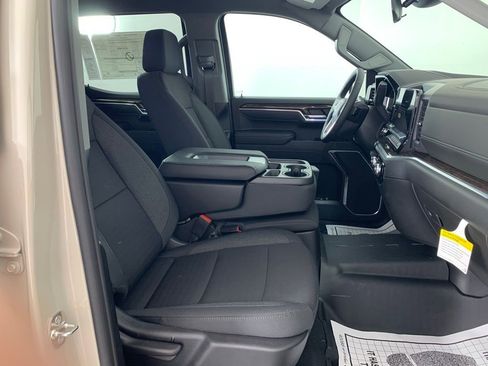 New 2026 GMC Sierra 1500 SLE image 25