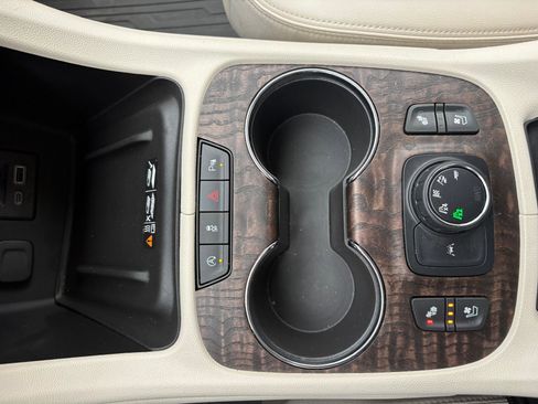 Used 2023 GMC Acadia Denali w/ Denali Technology Package image 37