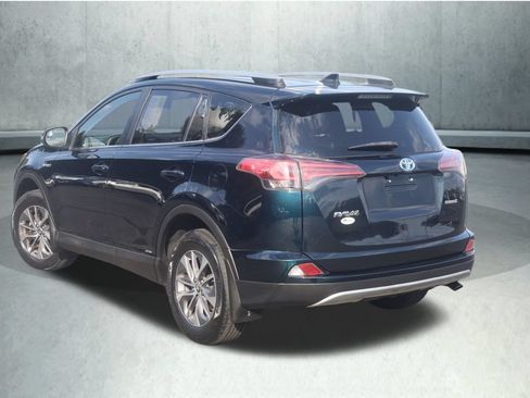 Used 2018 Toyota RAV4 LE AWD/4WD image 23