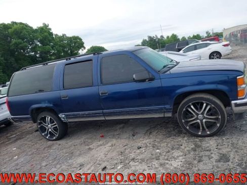 Used 1999 Chevrolet Suburban 2WD w/ Preferred Equipment Group 3 image 5