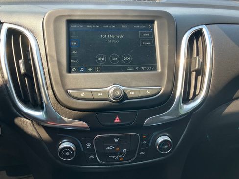 Used 2019 Chevrolet Equinox LT FWD image 19
