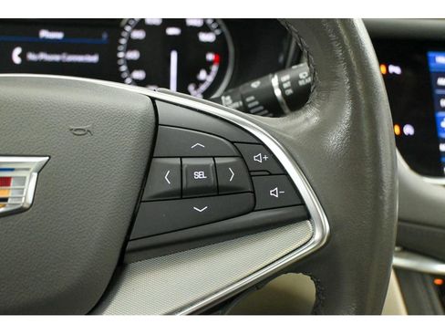 Used 2022 Cadillac XT5 Premium Luxury image 40