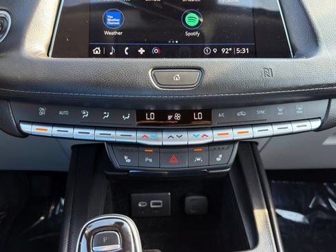 Used 2021 Cadillac XT4 Luxury w/ Cold Weather Package AWD/4WD image 31