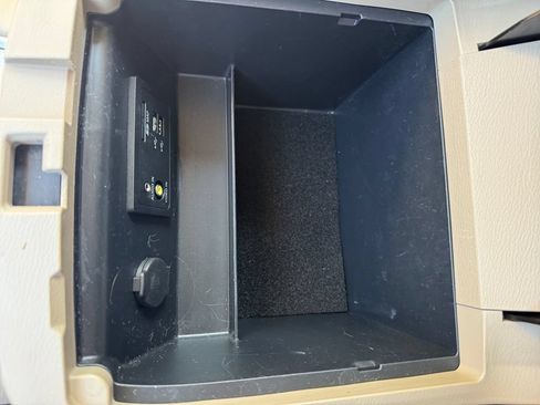 Used 2019 Nissan Pathfinder SL AWD/4WD image 27