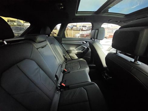 Used 2024 Audi Q3 2.0T Premium image 12