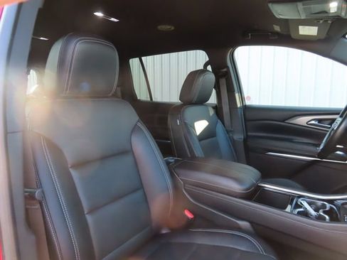 Used 2025 Chevrolet Traverse LT w/ Driver Confidence Package AWD/4WD image 24