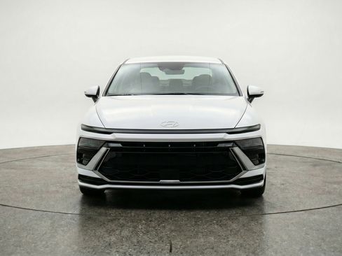 Used 2025 Hyundai Sonata SEL FWD image 2